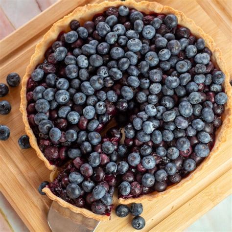 Blueberry Tart (Delicious & Easy Homemade Blueberry Dessert!)