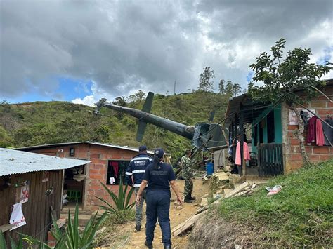 Cinco militares y dos civiles heridos por accidente de helicóptero en