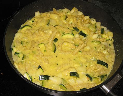 Zucchini Sahne Nudeln Von Schlumpfmama Chefkoch De