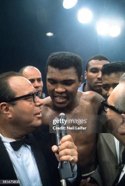 201 Muhammad Ali Liston 1965 Stock Photos, High-Res Pictures, and ...