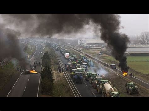 La Tractorada Entra En Barcelona Y Agricultores Son Desalojados Del