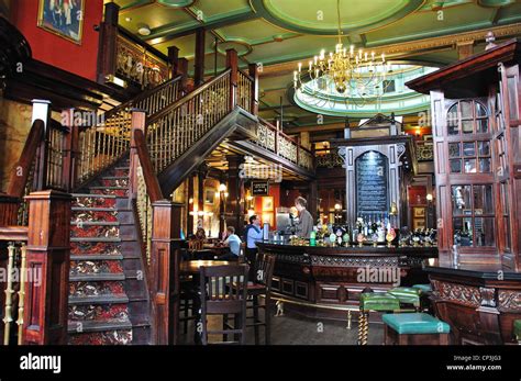 The Counting House Pub interior, Cornhill, City of London, London ...