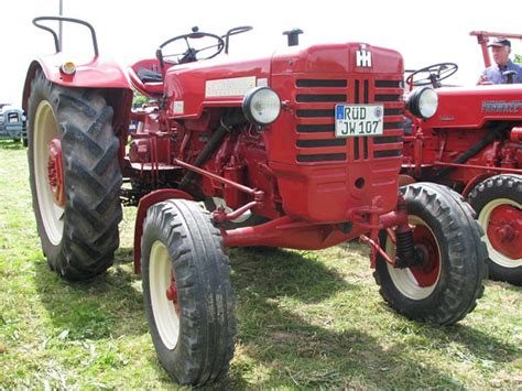 Fahrzeugseiten De Traktoren IHC McCormick D 440