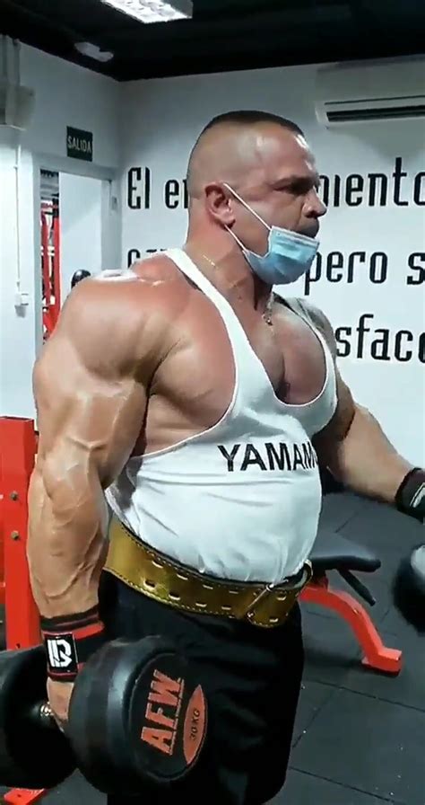 Unbelievably Hot MuscleMan ThisVid