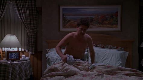 AusCAPS Ray Romano Shirtless In Everybody Loves Raymond 4 04 Sex Talk