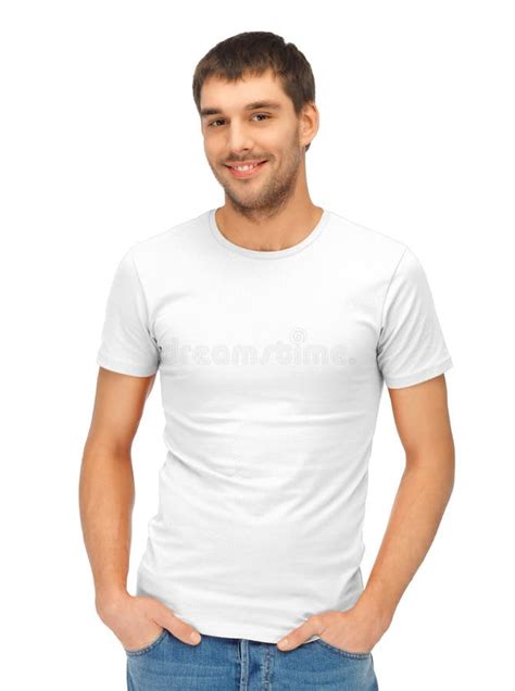 Hombre Joven Sonriente En Camiseta Blanca En Blanco Foto De Archivo