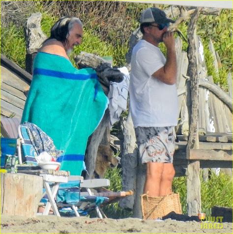 Photo Leonardo Dicaprio At Beach With Emile Hirsch Photo