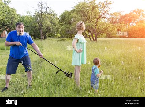 Bajo la falda niñas fotografías e imágenes de alta resolución Alamy