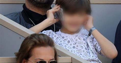 Cyril Hanouna Et Son Fils Lino Dans Les Tribunes Lors Des