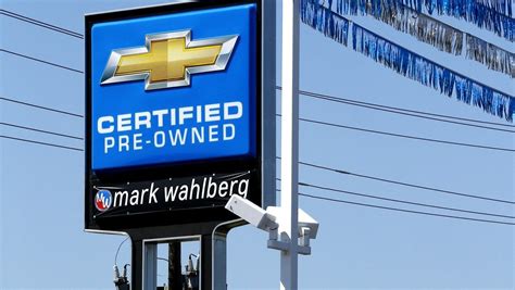 Mark Wahlberg Chevrolet to teach about dangers of distracted driving