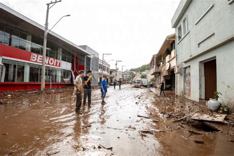 Rio Grande Do Sul Tem Mais Chuvas E Alertas Para Inunda Es Pessoas