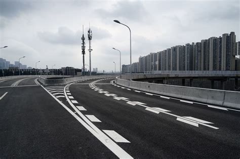 11条接驳道路建成！亚洲最大综合铁路客运枢纽出行攻略——腾讯新闻