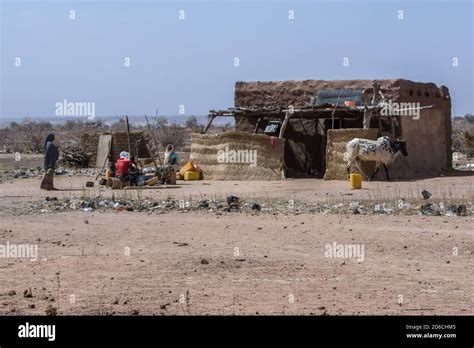 Traditional african village houses in Niger, Africa Stock Photo - Alamy