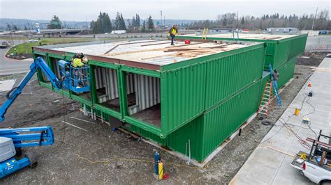 Une construction à partir de 25 containers maritimes Inspirebox