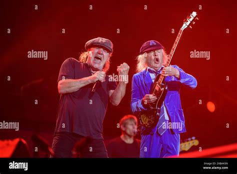 Acdc Brian Johnson And Angus Young Power Up Tour Europa 2024 Live Im Olympiastadion München