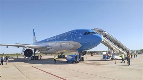 El Gobierno excluyó a Aerolíneas Argentinas al Correo Argentino y a