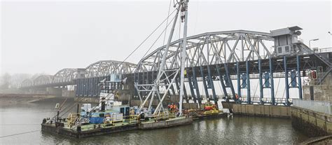 Honderd Jaar Stuwen Op De Maas Binnenvaartkrant