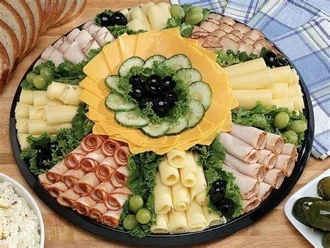 5 способов красиво разложить нарезку на праздничном столе | Snacks ...