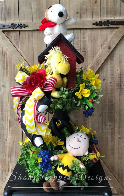 Snoopy Centerpiece Centerpieces Peanuts Snoopy Charlie Brown Woodstock