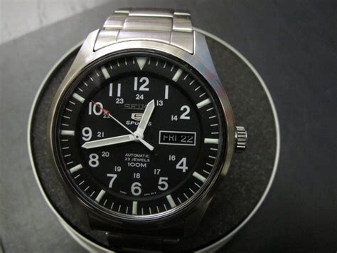 Seiko 5 Automatic Day Date Wristwatch Undocumented Catawiki