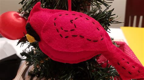 Cardinal Ornament Kaiser Crafts