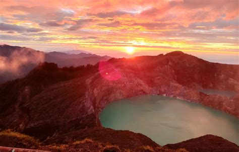 Mitos Danau Kelimutu Di Nusa Tenggara Timur Yang Diyakini Sebagai