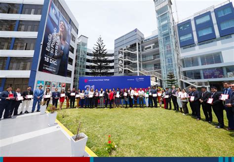 La UCV reconoce a sus egresados exitosos Universidad César Vallejo