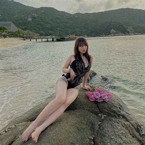 89 Ảnh Linh Miu nude diện bikini khoe thân hình bốc lửa