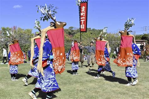 伝統の八ツ鹿踊り 城下に舞う 宇和島で宇和津彦神社秋祭り｜愛媛新聞online