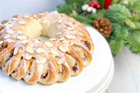 Swedish Tea Ring For Christmas 31 Daily