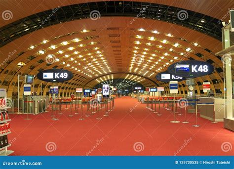 Paris Charles De Gaulle Airport Terminal 2 Editorial Image - Image of ...