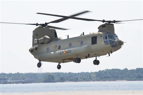 Espa A Recibe Su Primer Helic Ptero Ch F Chinook Modernizado