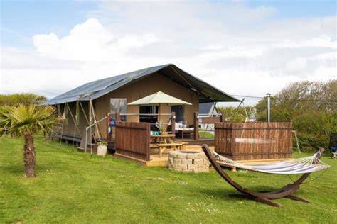 GLAMPING IN CORNWALL WITH A HOT TUB BEST SITES