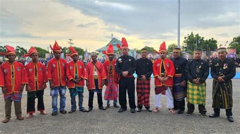 Buka Festival Pencak Silat Tradisional Sekda Alexander Wilyo Bangsa