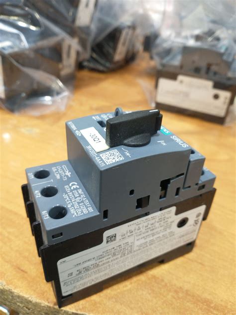 Siemens 3RV2011 4AA15 Circuit Breaker Electronics CNC