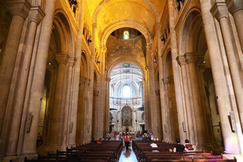 LISBONNE PORTUGAL 25 JUIN 2018 À L intérieur De La Cathédrale