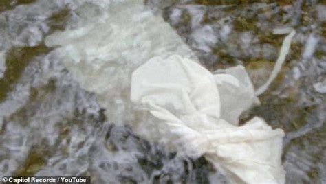 Pregnant Katy Perry Strips Completely Naked And Shows Off Her Baby Bump In Daisies Music Video