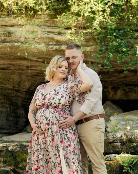 Bethanys Maternity Session — Twilas Photography