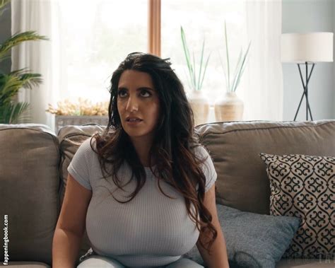 Sarah Arabic Saraharabic Sarah Arabic Arabicslavegirl Nude Onlyfans Leaks Fappening