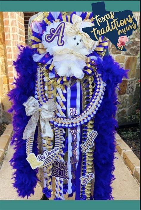 Mega Homecoming Mum Homecoming Mums Diy Homecoming Spirit Unique
