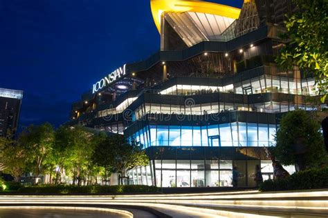 Outside of the Iconsiam on the River Editorial Image - Image of city ...