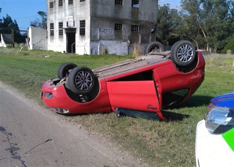 Un Auto En El Que Iban Una Mujer Y Su Hijo Volc En La Ruta Diario