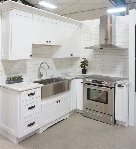 White Shaker Kitchen Display Affordable Kitchens And Baths