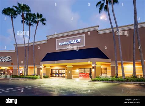 Coral Palm Plaza Hi Res Stock Photography And Images Alamy