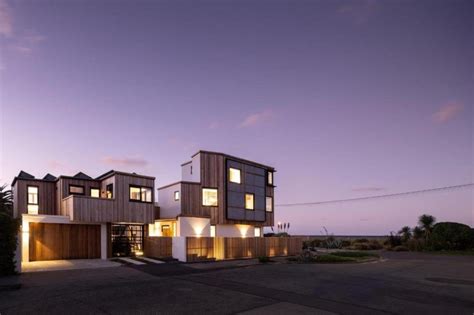 Esplanade Beach House - Christchurch Holiday Homes, Christchurch ...