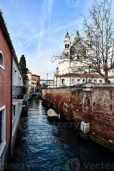 Buildings in Venice, Italy 21603522 Stock Photo at Vecteezy