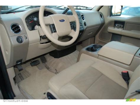 Tan Interior 2004 Ford F150 XLT SuperCab 4x4 Photo #45804425 | GTCarLot.com