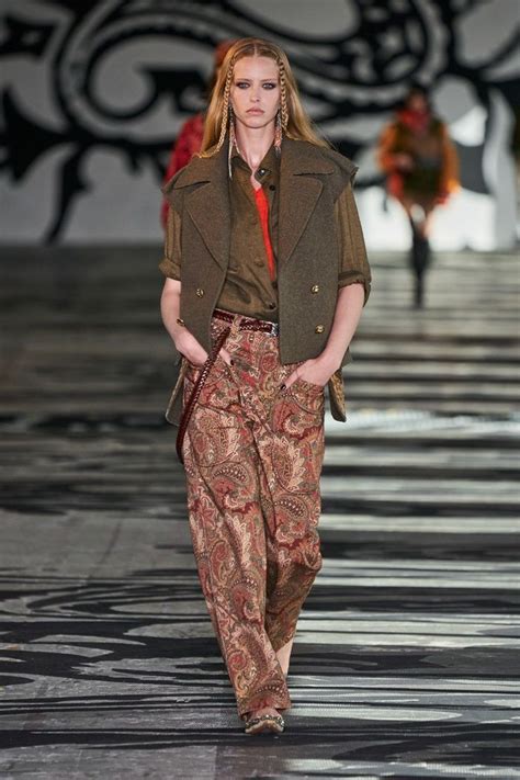 Défilé Etro Prêt à Porter Automne Hiver 2021 2022 Milan Elle