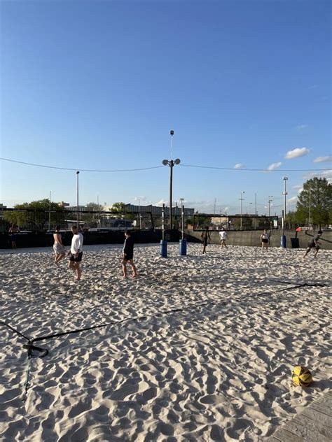 Where To Play Outdoor Indoor Volleyball In Dallas