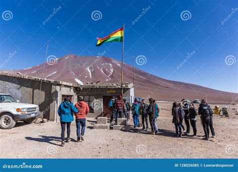 Border Chile Bolivia Oct 9th 2017 Tourists And Locals Presenting